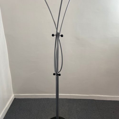 Annonce: Porte manteau design gris aluminium finition noir