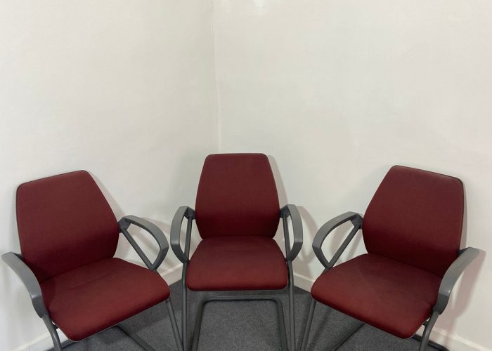 Image annonce: 3 Chaise Sedus dernier lot petit défaut petit prix