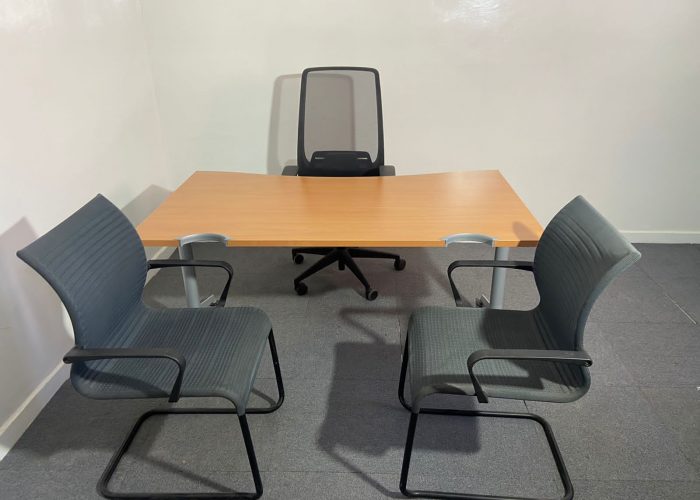 Image annonce: Bureau droit 160x80cm piètement I Strafor