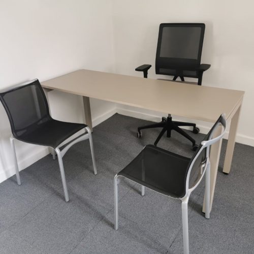 Annonce: Bureau droit Dynamobel 160x80 professionnel