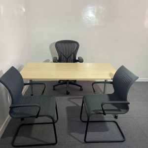Annonce Bureau droit Haworth chêne 160x80cm passe câble