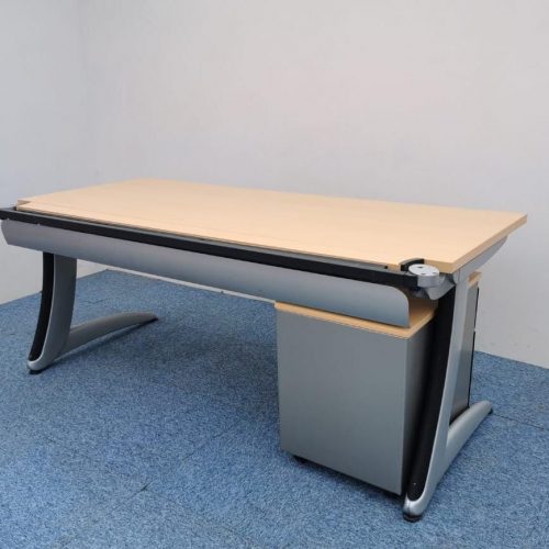Annonce: Bureau droit Steelcase 180x80cm avec caisson à roulette