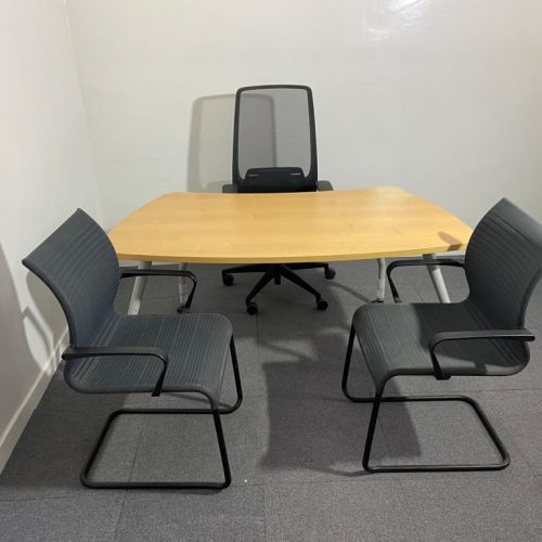 Annonce: Bureau droit Steelcase sur roue 160x80cm réglable