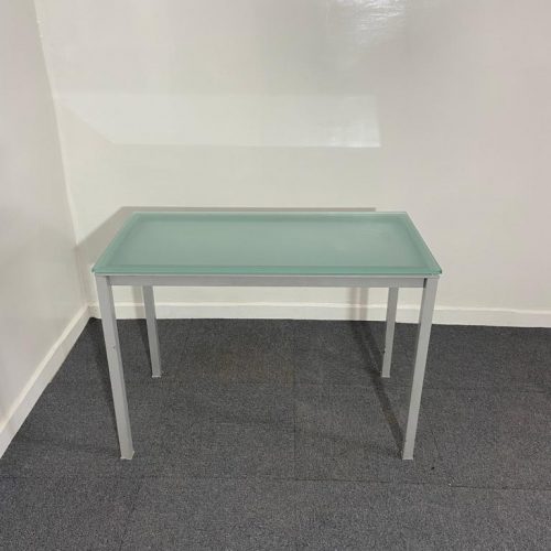 Annonce: Table en verre trempé 100x50cm