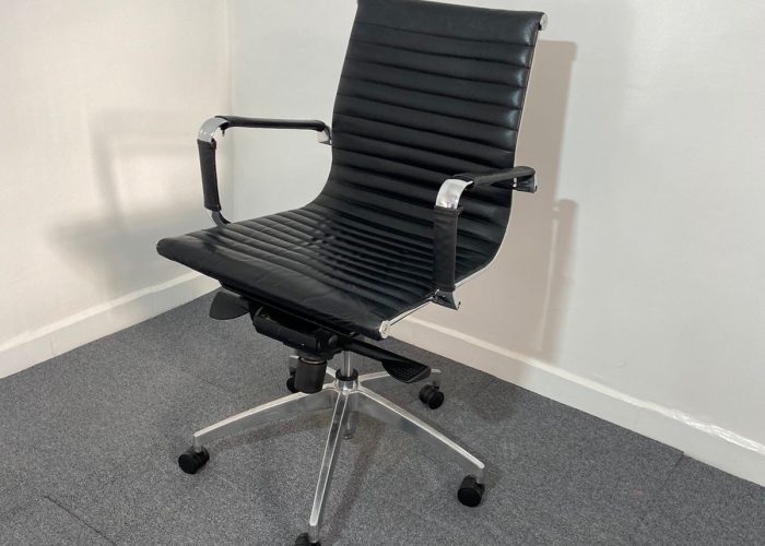 Image annonce: Chaise à roulette simili-cuir chromé