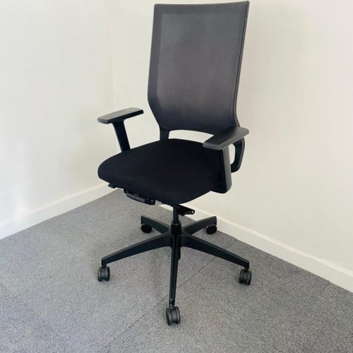Annonce: Sedus quarterback chaise a roulette couleur noir