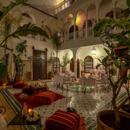 Annonce: Magnifique Riad meuble avec piscine pour gérance libre à Zaouia Abbassia