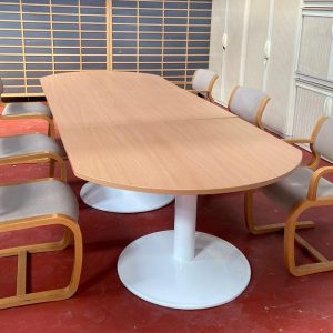 Annonce Table réunion Haworth en bois 325x120cm