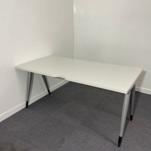 Annonce: Bureau droit Steelcase blanc 160x80cm