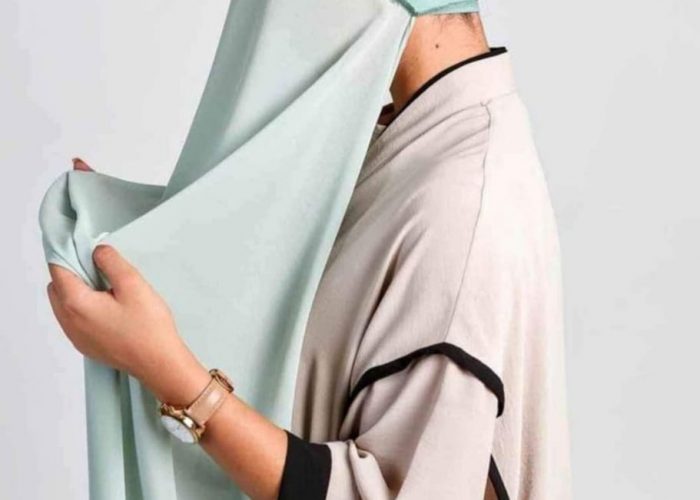 Image annonce: Chale crepe avec bonnet