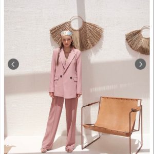 Annonce RUPTURE DE STOCK : Tailleur disponible en pré-commande