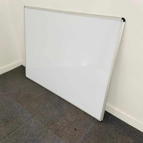 Annonce: Tableau blanc fixation mur émaillé 90x120 cm