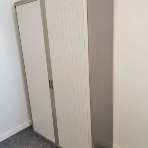 Annonce: Armoire haute Steelcase bi-color grise 120x200cm