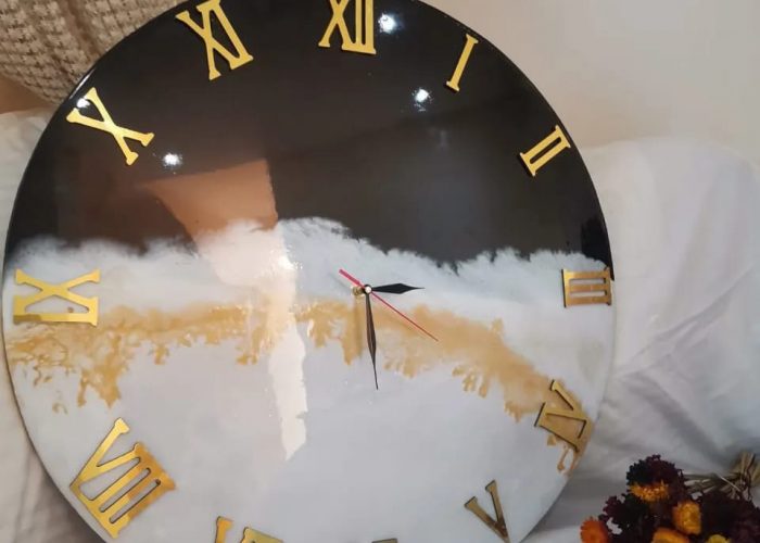 Image annonce: Des horloges en resine
