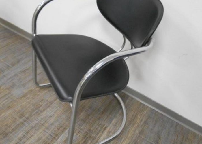 Image annonce: Lot 3 Chaise Effezeta Italy en cuir visiteur