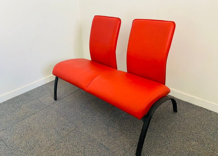 Image annonce: Banquette 2 places accueil simili cuir rouge promo