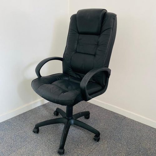 Annonce: Chaise promo simili cuir noir repose tête