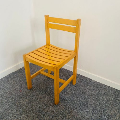 Annonce: Chaise vintage en hêtre