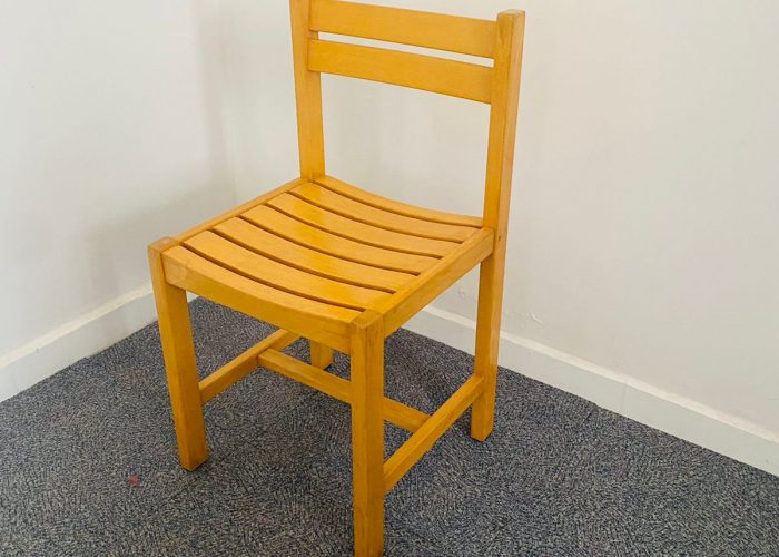 Image annonce: Chaise vintage en hêtre