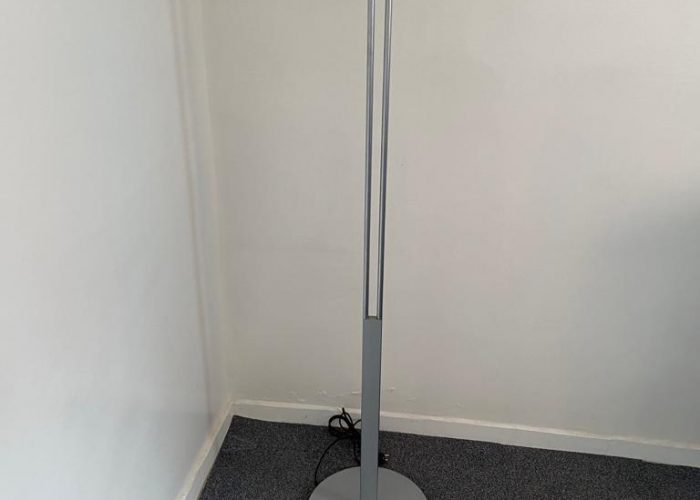 Image annonce: Lampe double de bureau sur pied