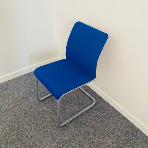 Annonce: Lot 2 Chaise visiteur luge bleu Steelcase