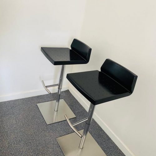 Annonce: Tabouret chaise haute de bar noir
