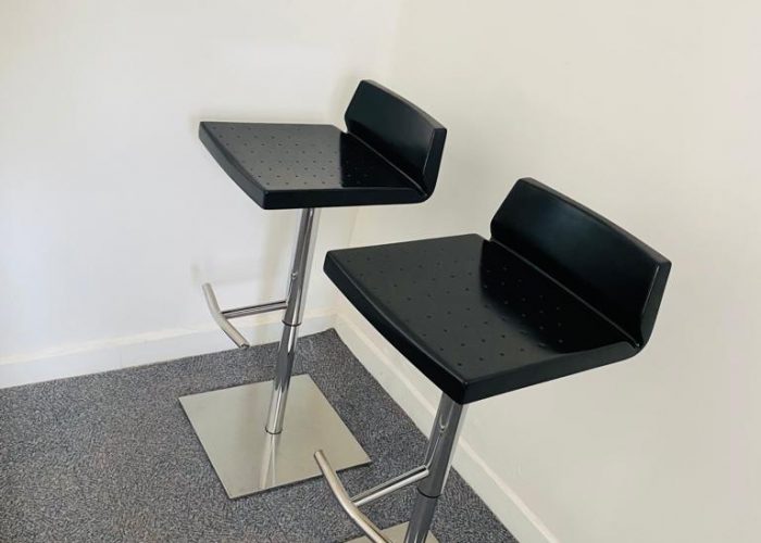 Image annonce: Tabouret chaise haute de bar noir