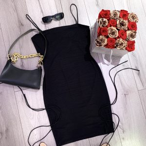 Annonce Robe noire moulante