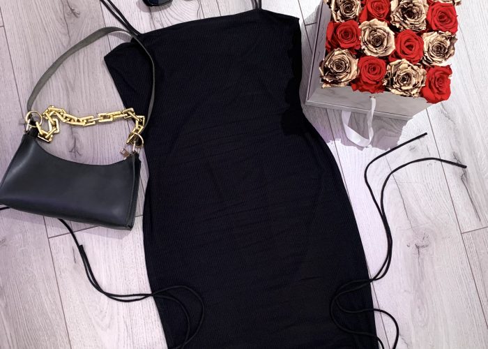 Image annonce: Robe noire moulante