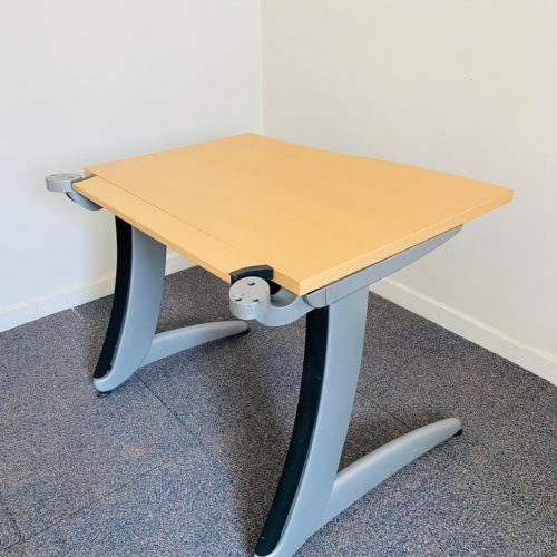 Annonce: Bureau droit Steelcase 90cm
