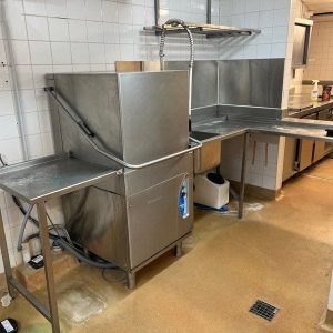 Annonce LAVE VAISSELLE A CAPOT 015/24L LAMBER + table entrée sortie - plonge / mitigeur