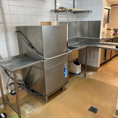 Annonce: LAVE VAISSELLE A CAPOT 015/24L LAMBER + table entrée sortie - plonge / mitigeur