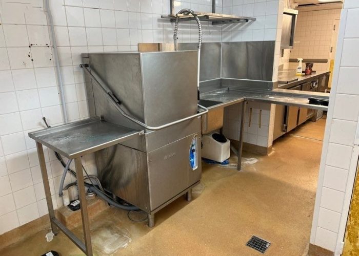 Image annonce: LAVE VAISSELLE A CAPOT 015/24L LAMBER + table entrée sortie – plonge / mitigeur