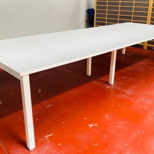 Annonce: Table de réunion blanche 320x120cm 14-16 pers