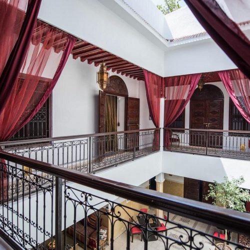 Annonce: Riad de 5 chambres avec piscine situé à Riad Zitoun