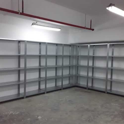 Annonce: Rayonnage léger pour archives.