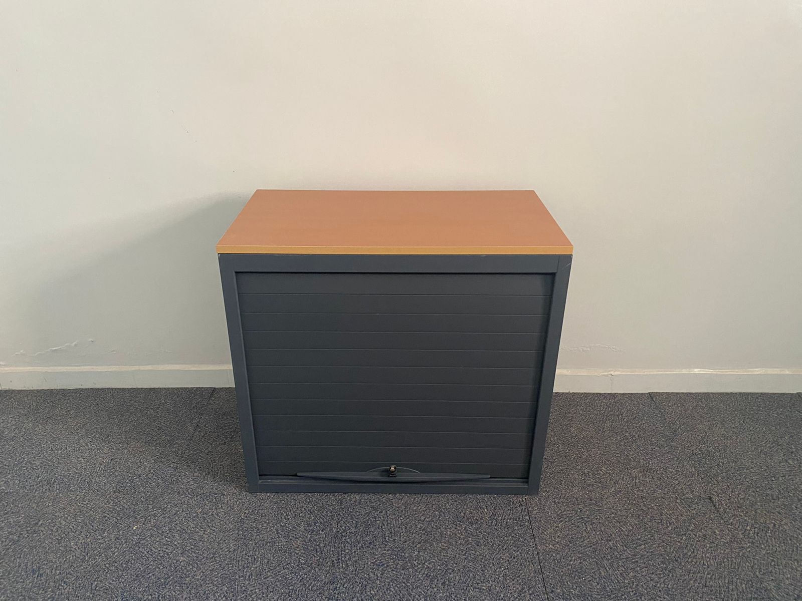 Armoire basse rideaux vertical couleur merisier 80x73cm Locaux