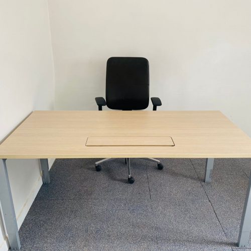 Annonce: Bureau Steelcase 160x80cm ajustable en hauteur