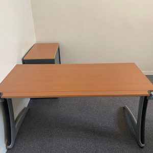 Annonce Ensemble bureau Steelcase & armoire promo