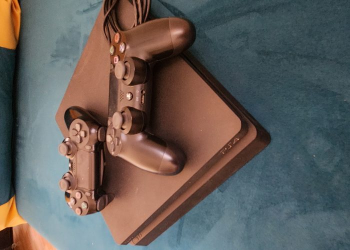 Image annonce: PS4 Slim 1To