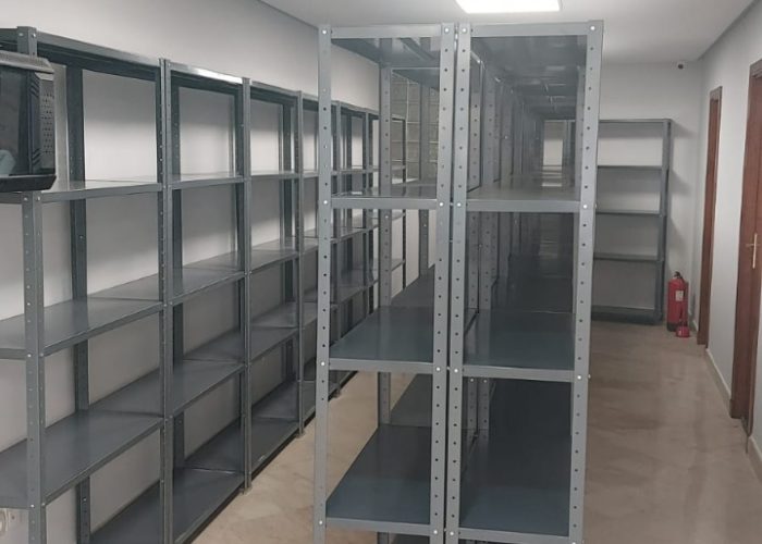 Image annonce: Rayonnages / shelvers / étagères