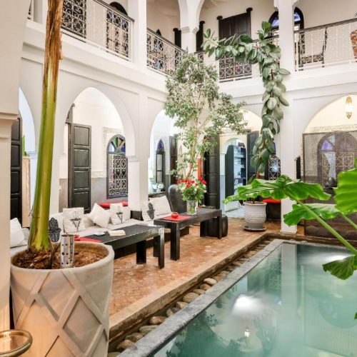 Annonce: Riad de 6 chambres avec piscine situé à medina