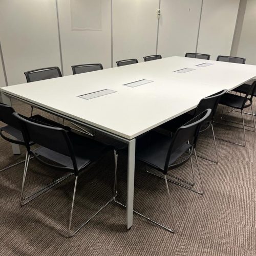 Annonce: Table réunion Steelcase 400x160cm 12-14 places
