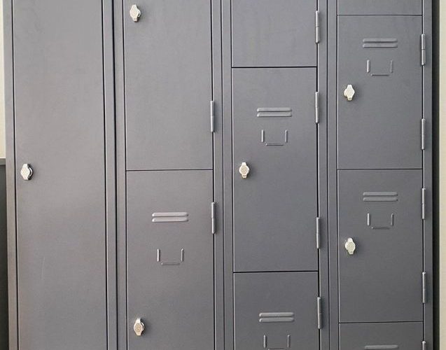 Image annonce: Vestiaires metallique avec differents portes