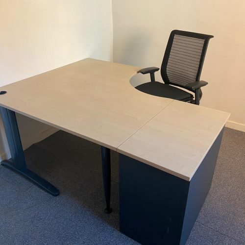Annonce: Bureau Angle Haworth avec caisson 160x140cm