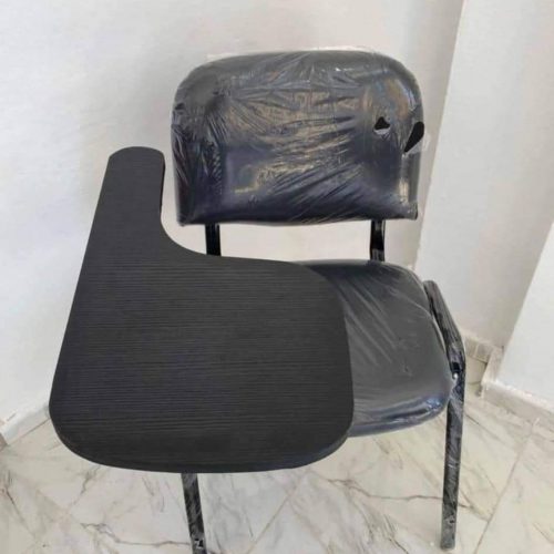 Annonce: chaise avec accoudir