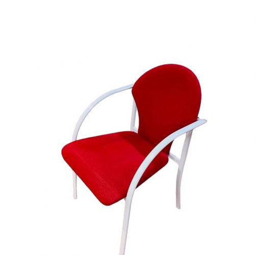 Annonce: Chaise visiteur Italy avec accoudoir rouge