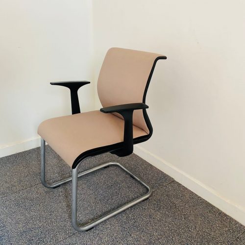 Annonce: Chaise visiteur Steelcase luge