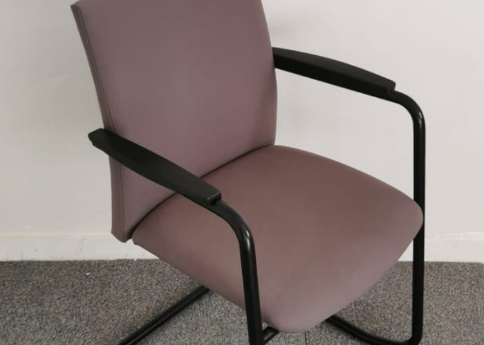 Image annonce: Fauteuil visiteur Haworth comfort plus empilable