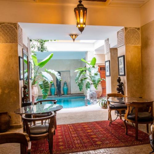 Annonce: Riad de 12 chambres avec piscine situé à Médina